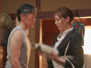 Cô nàng mới cưới bị lão già bẩn thỉu cạnh bên tấn công khi góp ý về mùi hôi