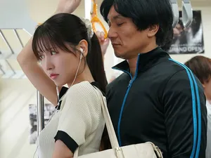 Em shipper dễ thương đèn bù cho anh khách vì giao chuối trễ