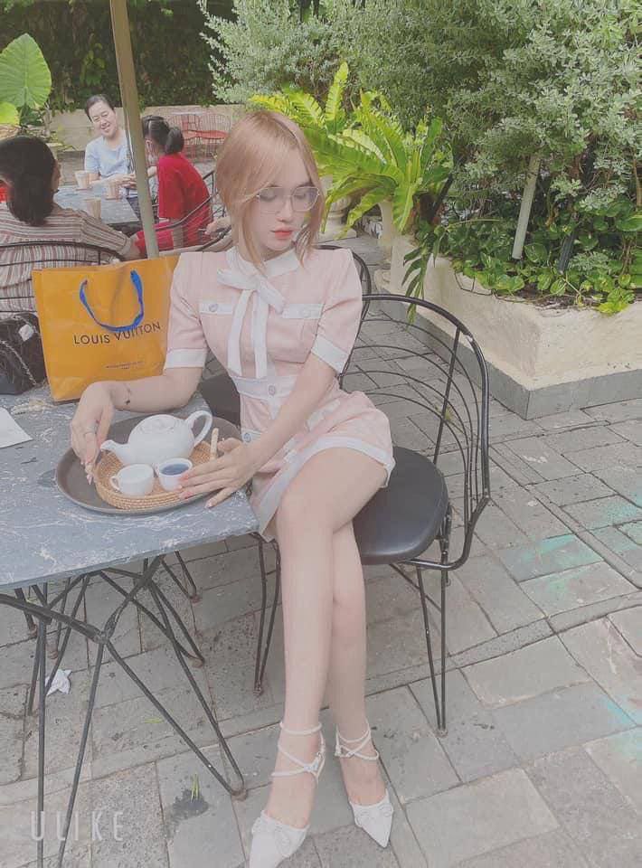 Ngực to xăm trổ già dặn và cu to quan hệ